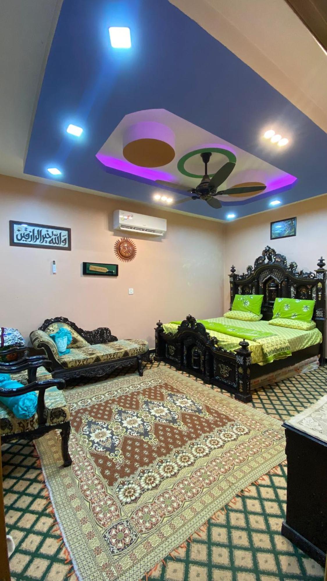 Cloud 9 Guest House Muzaffarabad Exterior foto